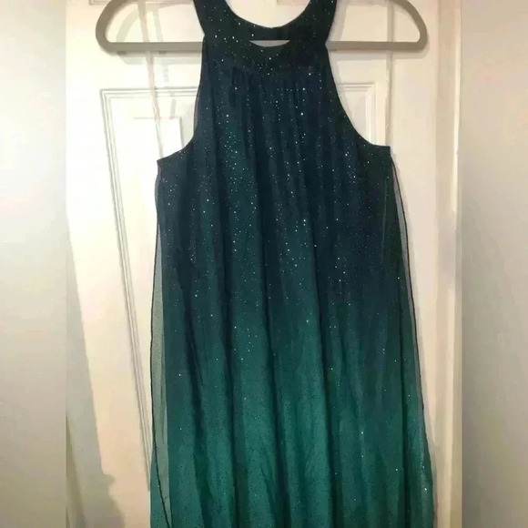 VENUS Formal multi layer maxi dress - Picture 9 of 16